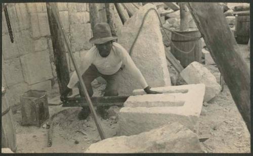 Caracol, fitting I-beams in stone to be placed over north doorway