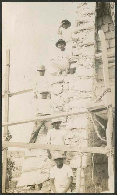 Workers at Caracol