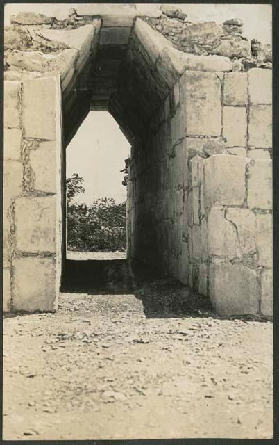 Temple of Wall Panels, archway repaired at end of 1927 season