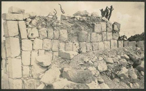 Temple of Wall Panels, upper temple