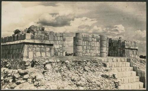 Temple of Wall Panels, outer chamber and stairway