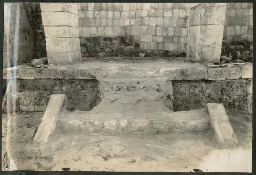 Temple of Warriors, secondary stairway