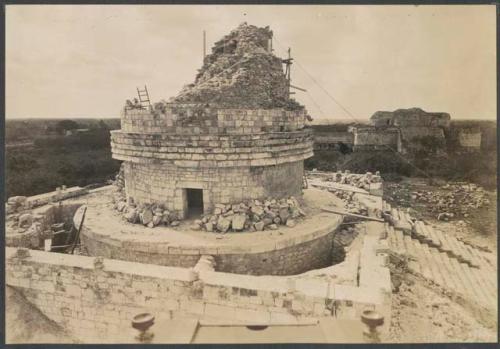 El Caracol, 1929 circular structure and rectangular platform, view from north