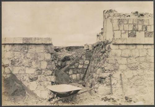 El Caracol, West Annex, stairway of burial platform