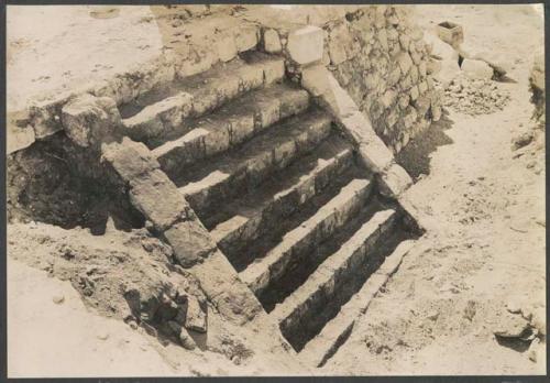 El Caracol, West Annex, stairway of burial platform