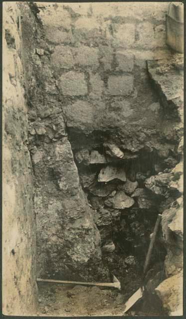 Caracol, lower stairway, detail of construction