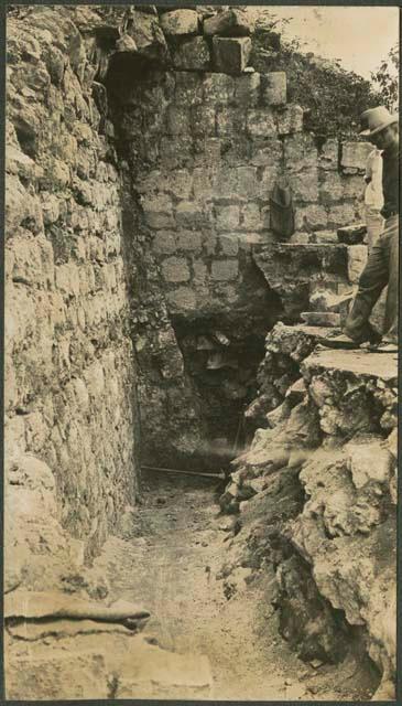 Caracol, lower stairway, detail of construction