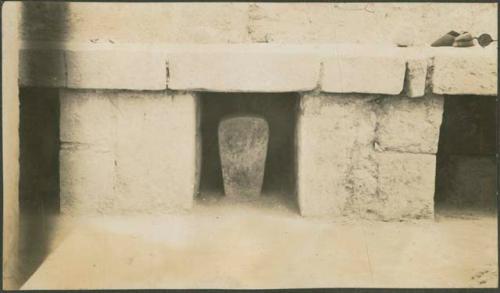 Caracol, bench in inner room of West Annex