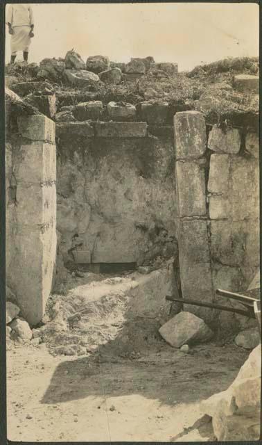 Caracol, excavation of bench and inner room fo West Annex