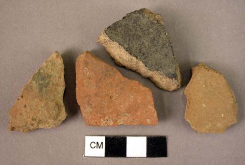 4 potsherds - coarse plain ware (Wace & Thompson, 1912, Type A1)