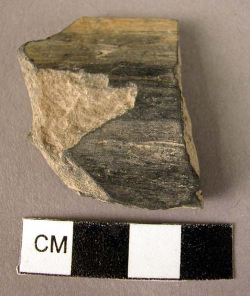 Milled rim potsherd - plain buff and gray (Wace & Thompson, 1912, Type A3 ?)