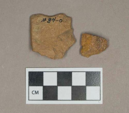 Raw material, unmodified stone fragments