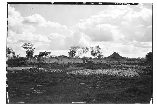 Mercado, during excavation, view from court of columns.