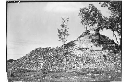 West end and south side of Mercado Colonnade before excavation.