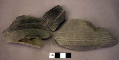 6 potsherds with angular profiles and ridges; potsherd - gray minyan