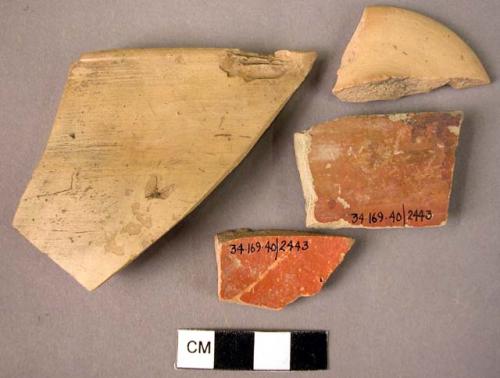 8 rim potsherds; 8 potsherds; 1 shoulder sherd; 1 handle fragment; 2 foot fragme