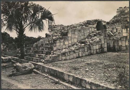 Temple of the Wall Panels, south side of late stairway