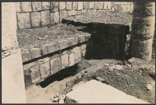 Temple of the Wall Panels, floor depression under bench and early stairway