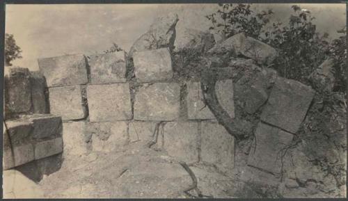 El Caracol, South Annex, outside wall of T. House's north wing