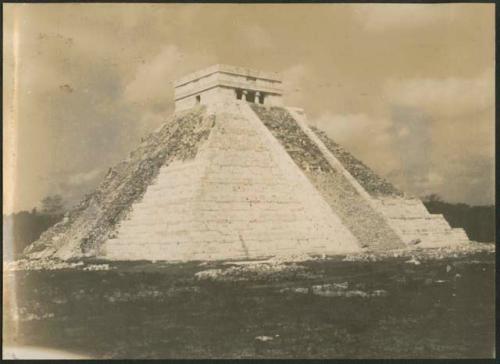 Castillo, northeast corner, repair done by Mexican government