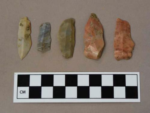 Chipped stone, prismatic blades, flakes, and unmodifed stone fragment, includes chert