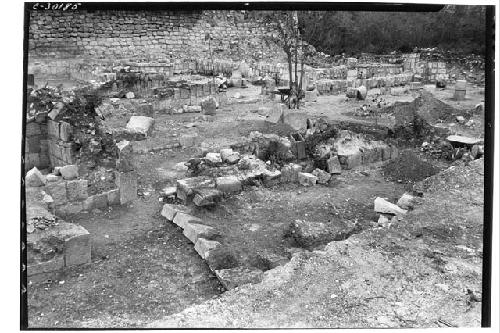 Caracol. S. annex, showing arrangement to corner stones of SE corner of T-House.