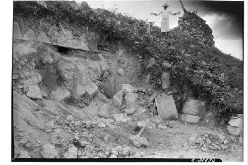 Mercado - corridor, west end during excavations. J an. 18th.