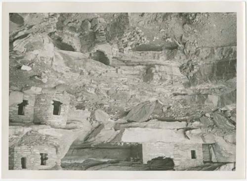 Cliff dwellings, possibly White House Ruins