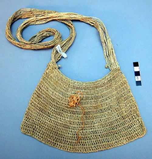 Net- woven shoulder bag, fan shaped, skikiar