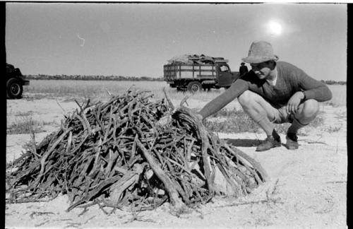 Caspar Kruger examining the hunting blind