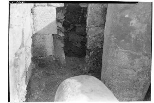 Caracol. E. wall of niche between upper stairways.