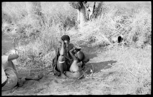 //Kushay seated and nursing "Little ≠Gao"