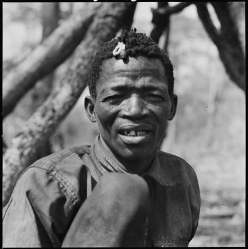 Mishi, husband of /'Ao or Bambi, brother of Mushulay or /Oãshay, close-up