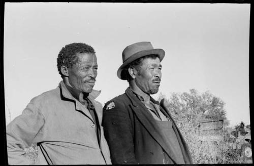 /Gishay and Wilhelm Camm standing together, close-up