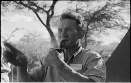 Bruno Lemke visiting expedition camp near the Ramsdens