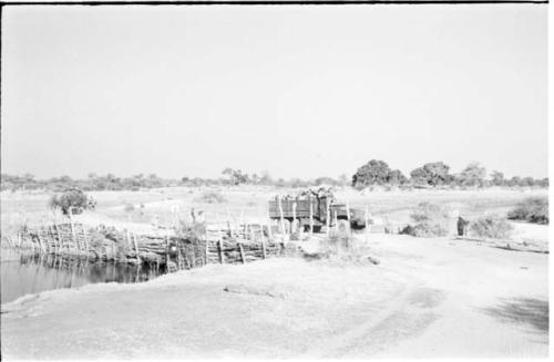 Distant view of a truck on the Taoge bridge