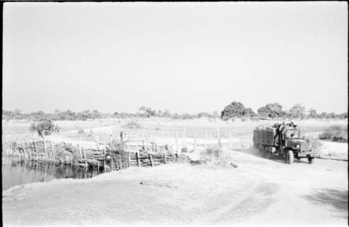 Distant view of a truck on the Taoge bridge