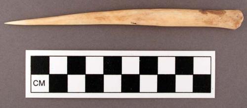 Bone awl(?), use not known. l: 13.1 cm.