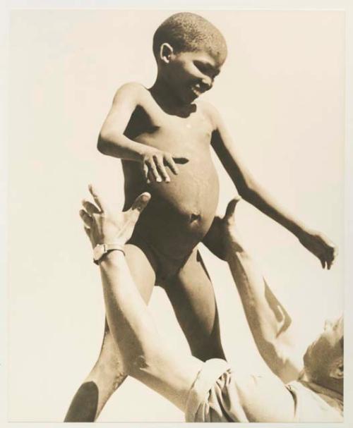 /Gaiamakwe being tossed in the air by William Donnellan


