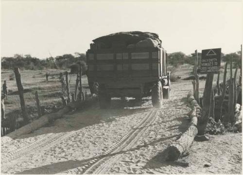 Fully loaded wagon on the bridge over the Taoge River










