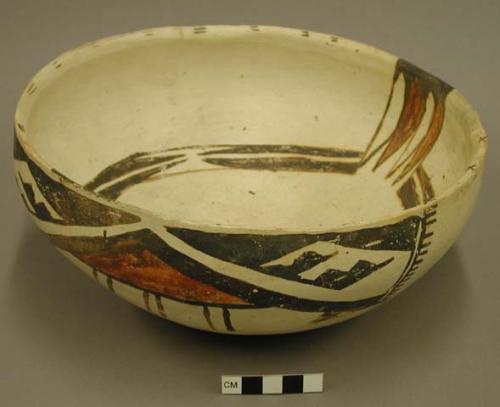 Bowl, sikyatki polychrome transitional. int: curvilinear design; ext: linear des