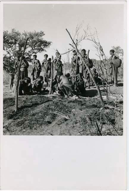 "Living places, shelters": People looking for beads in the ashes from "Old ≠Toma's" burned skerm (print is a cropped image)