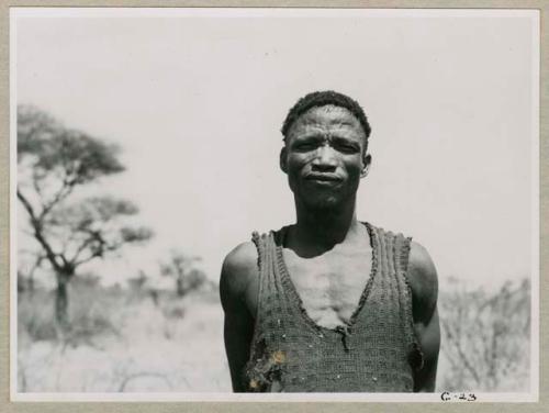 "1952-53, G23-G27": //Ao (≠Toma's father's sister's son) wearing a jersey (print is a cropped image)