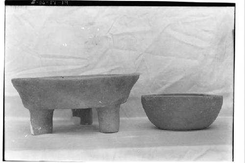 Z - 294 - pottery bowl, Z - 183 - pottery bowl with tripod base