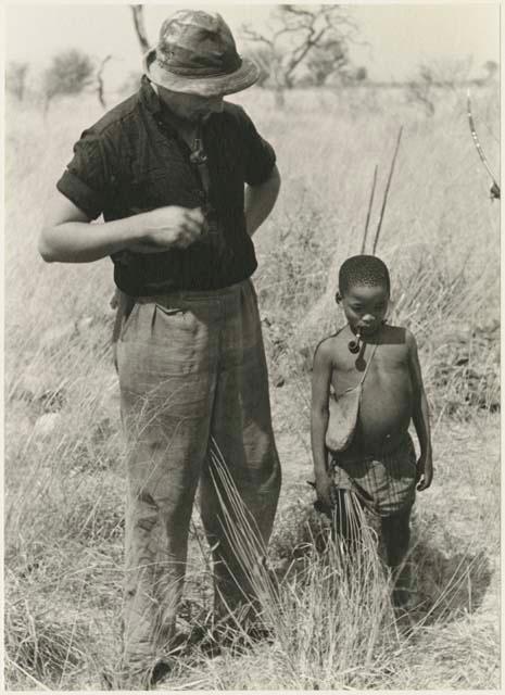 Casper Kruger and /Gaishay (≠Toma's son), both with a pipe in their mouths (print is a cropped image)