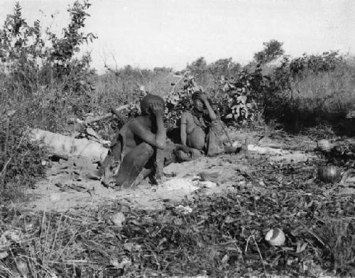 !Gai and Tsekue sitting