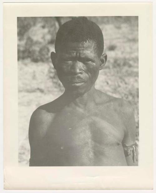 "1950 '400 Series' / 87 B/W prints (some duplicates) / Ovamboland": Man, portrait (print is a cropped image)