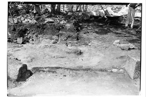 Caracol. S. annex of colonnade of T.-House, N. end, showing ridge of masonry whi