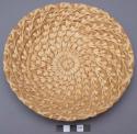 Basket, coiled. Made of yucca, bear grass, devil's claw. 19x4 cm (diameterxhei