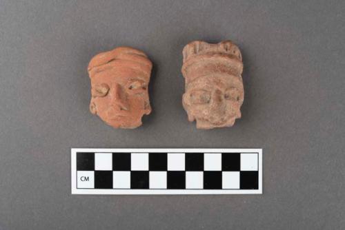 Small pottery figurne head